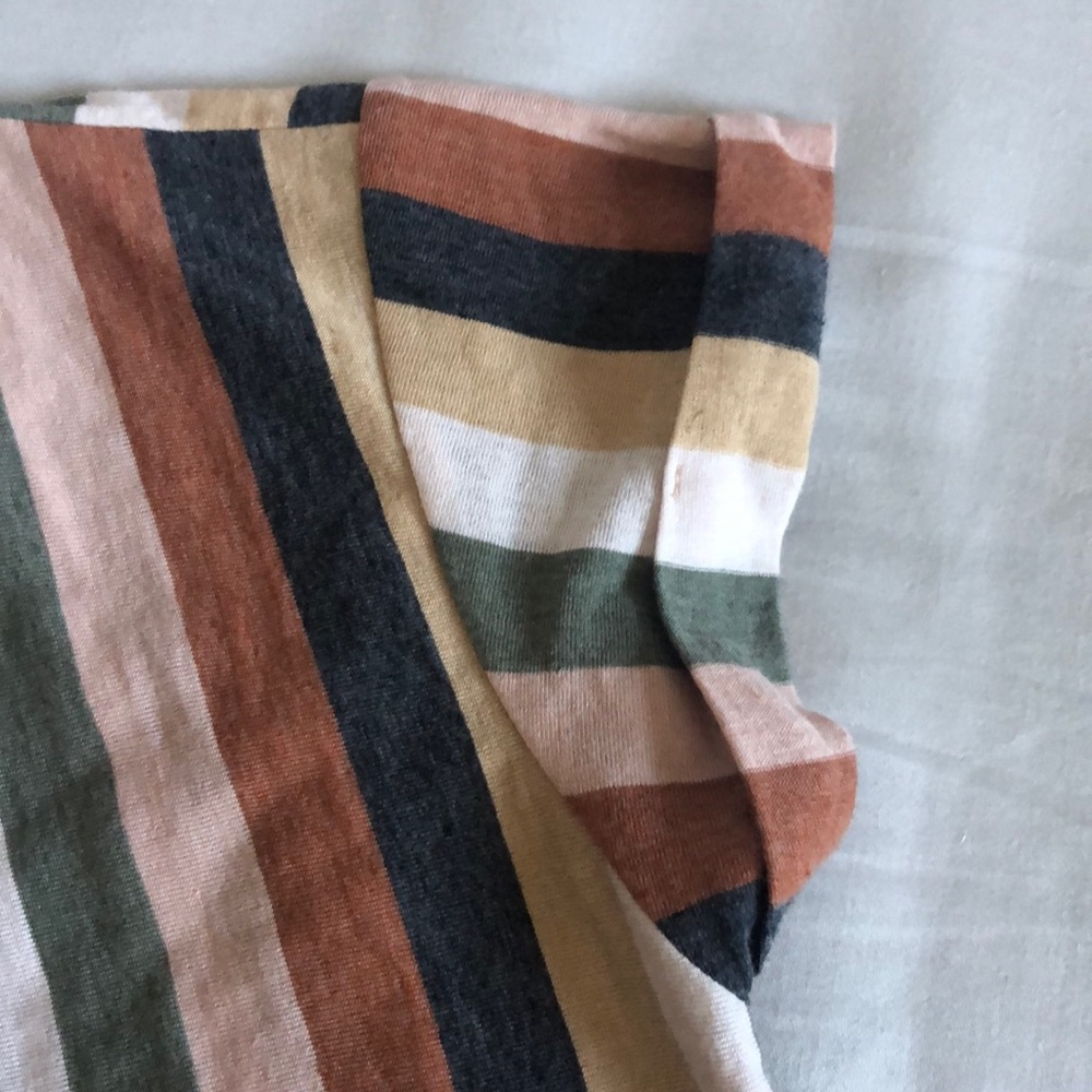 Short Sleeve American Eagle top - Picture 4 of 5